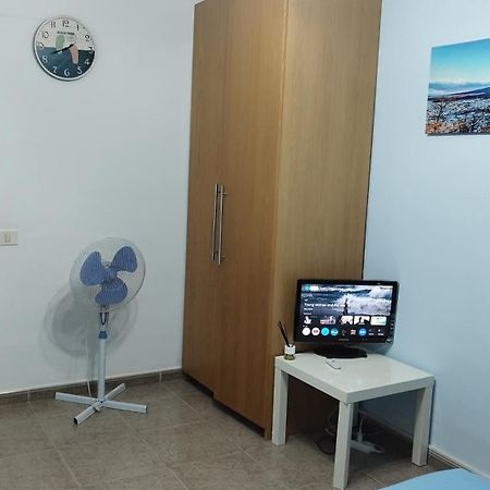 Los Cristianos Centro, Room With A Private Bathroom In Shared Apartment Arona  Exteriér fotografie
